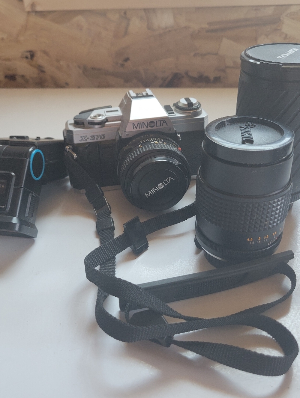 Minolta X-370 35mm Film Camera in Black and Silver with Extra Lenses(DW)
